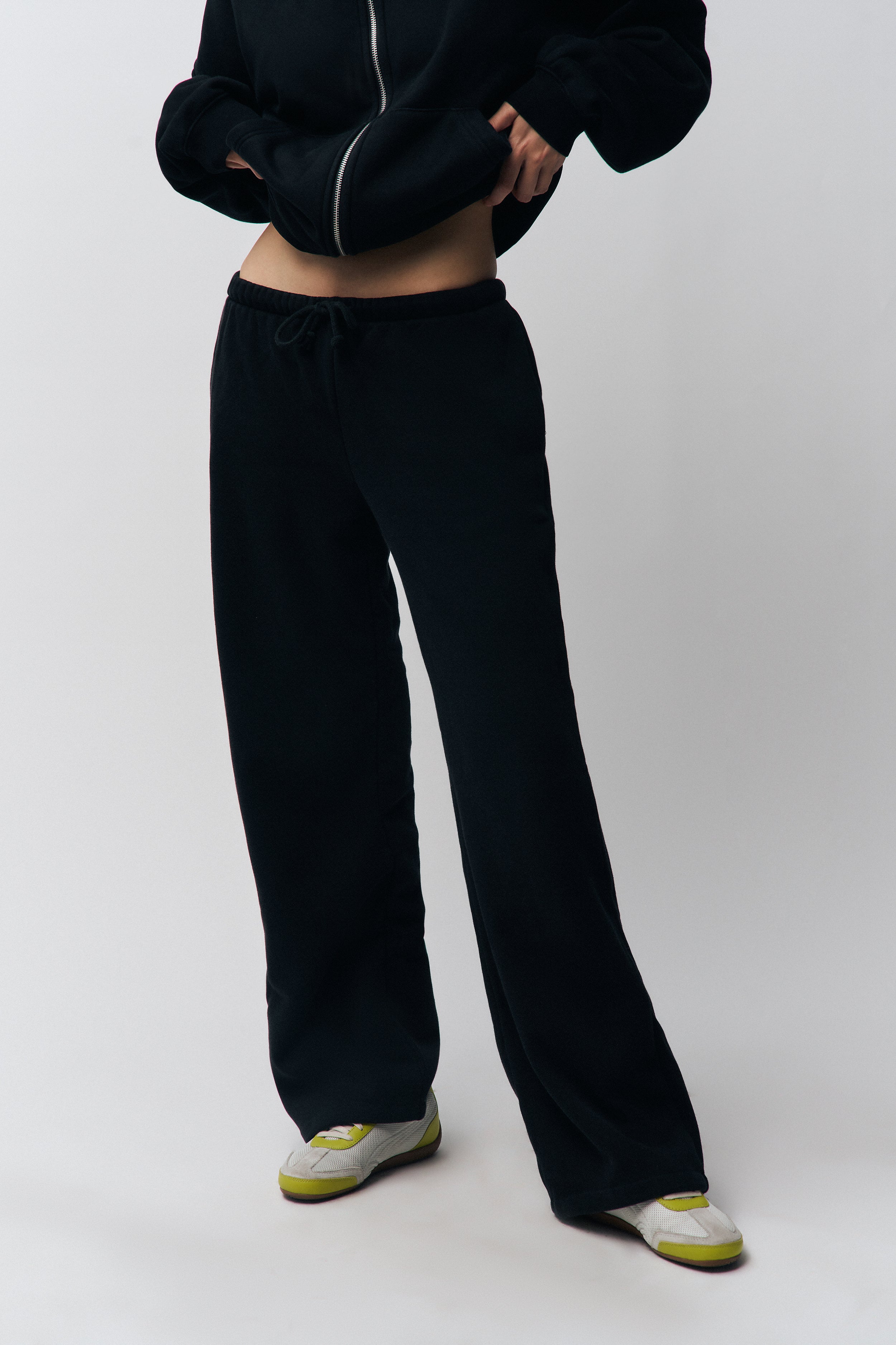 Relaxed Drawstring Pant in Black