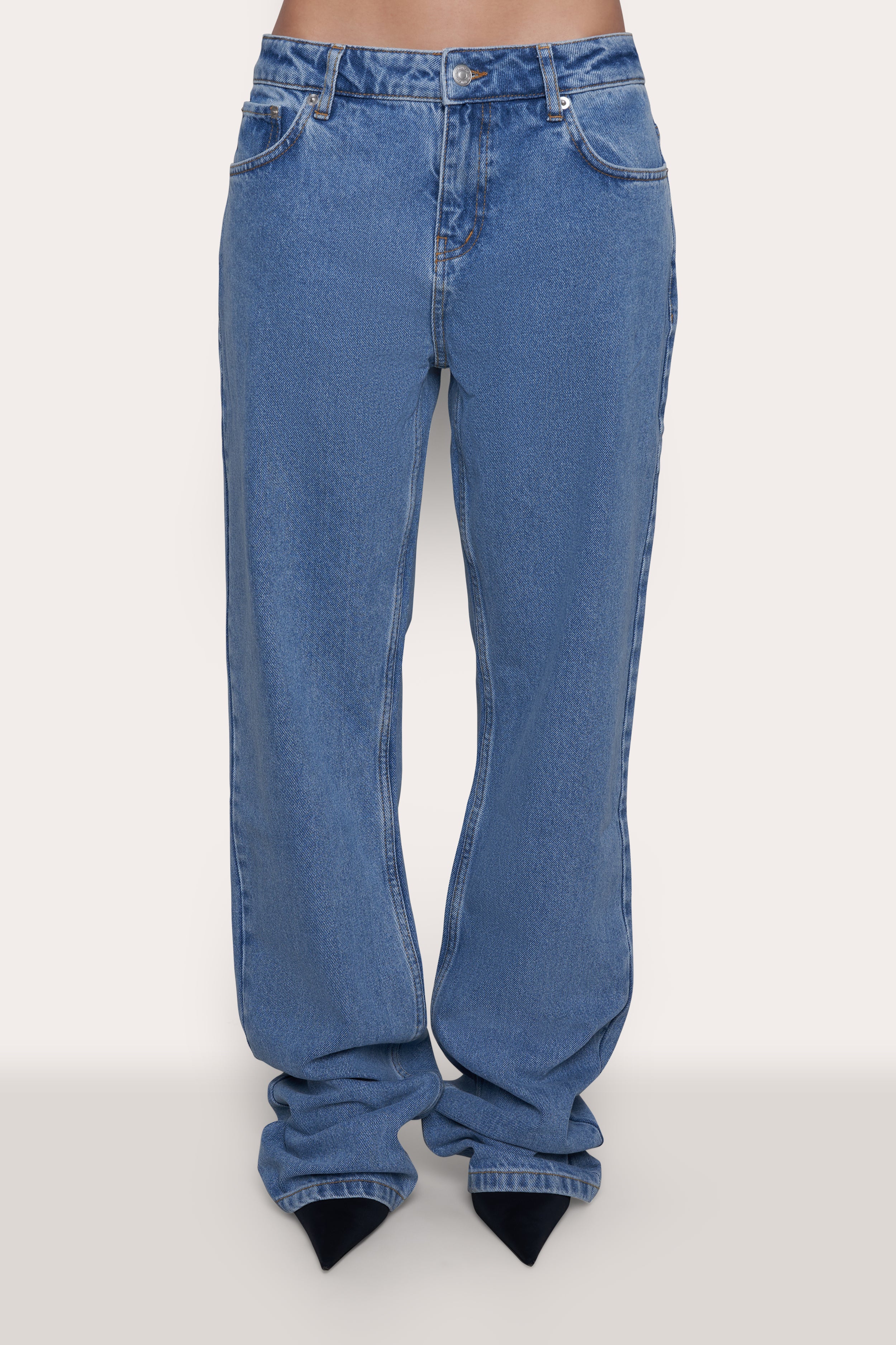 Guizio Low Rise Denim in Light Wash