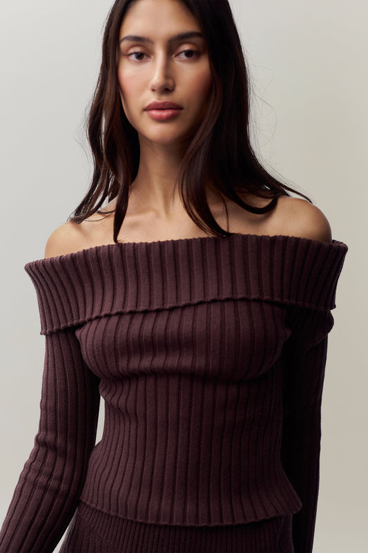 Thalia Off Shoulder Sweater in Chocolate