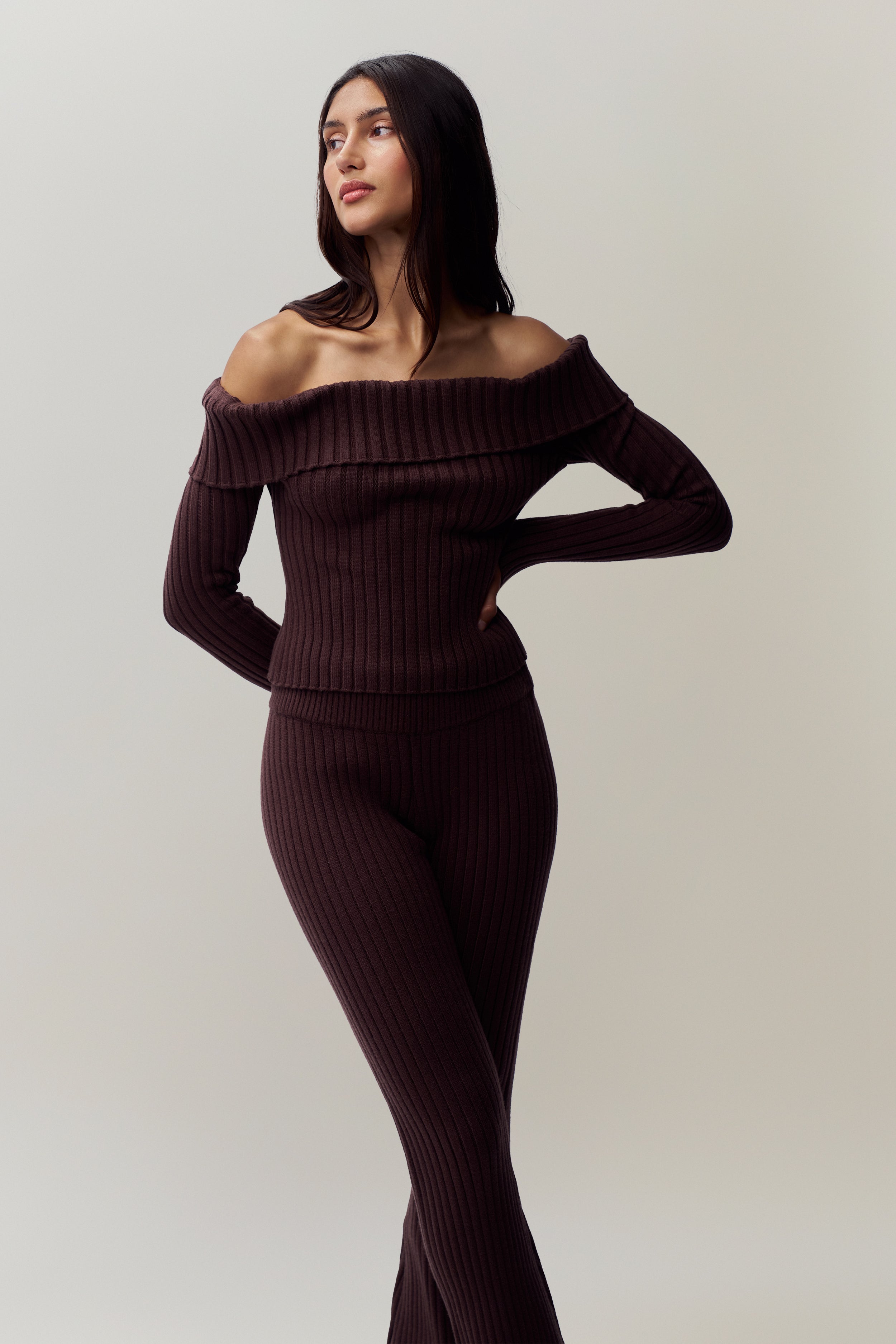 Thalia Off Shoulder Sweater in Chocolate